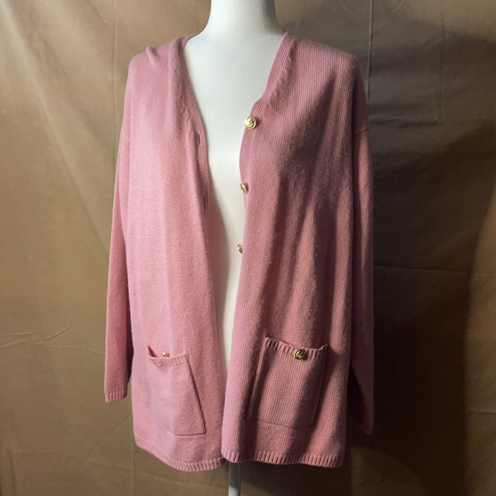 Large Pink cardigan with pockets smoke and pet friendly